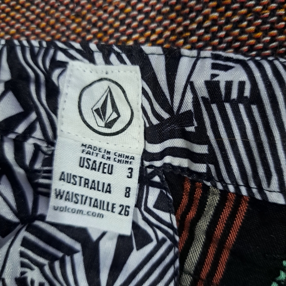 🌈VOLCOM EMBROIDERED SHORTS-3 - Picture 4 of 6